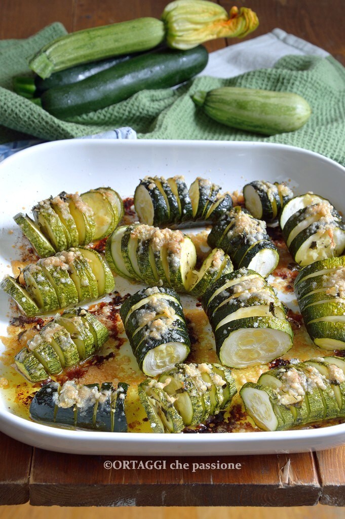 calabacines al horno Hasselback rellenos y acordeón