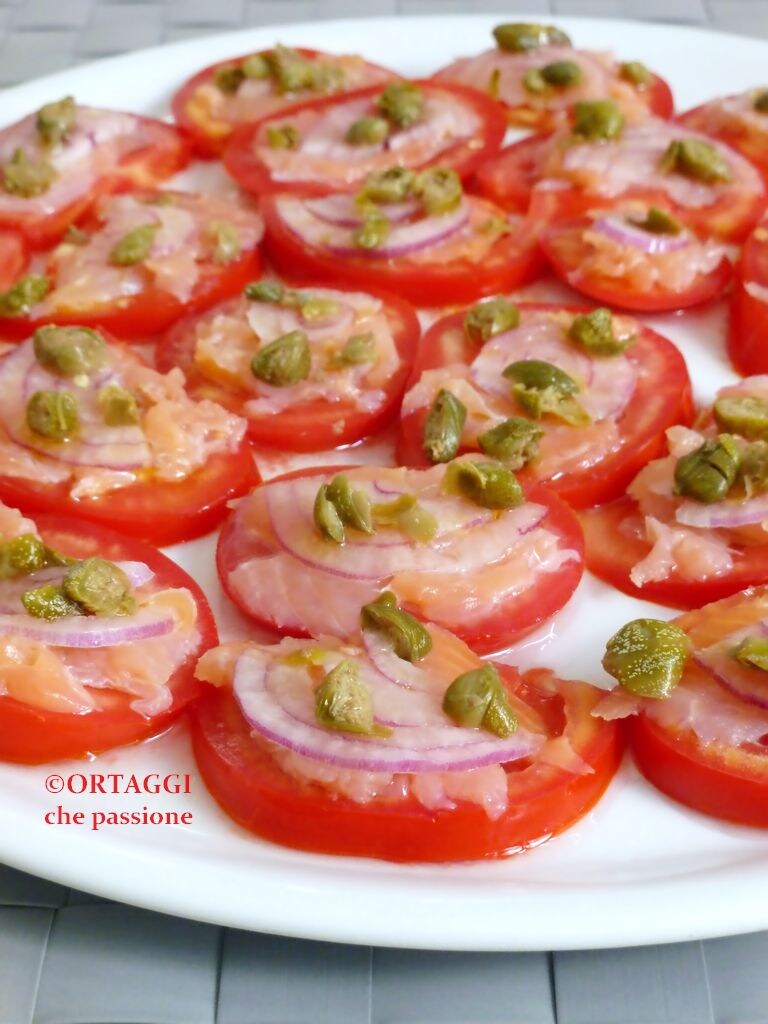 tomate y salmón CARPACCIO de pescado