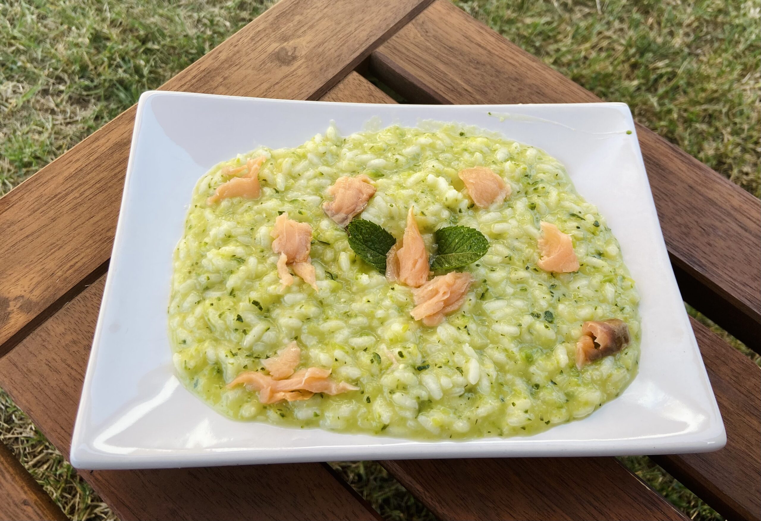 Risotto con calabacines y salmón