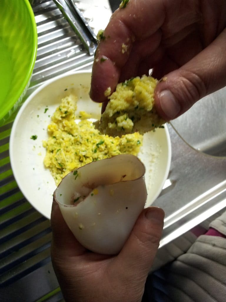 Relleno y sellado del calamar