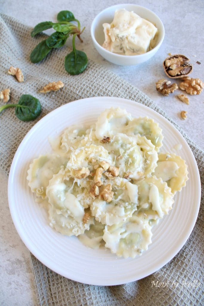 Raviolis de Espinacas con Salsa de Gorgonzola y Nueces