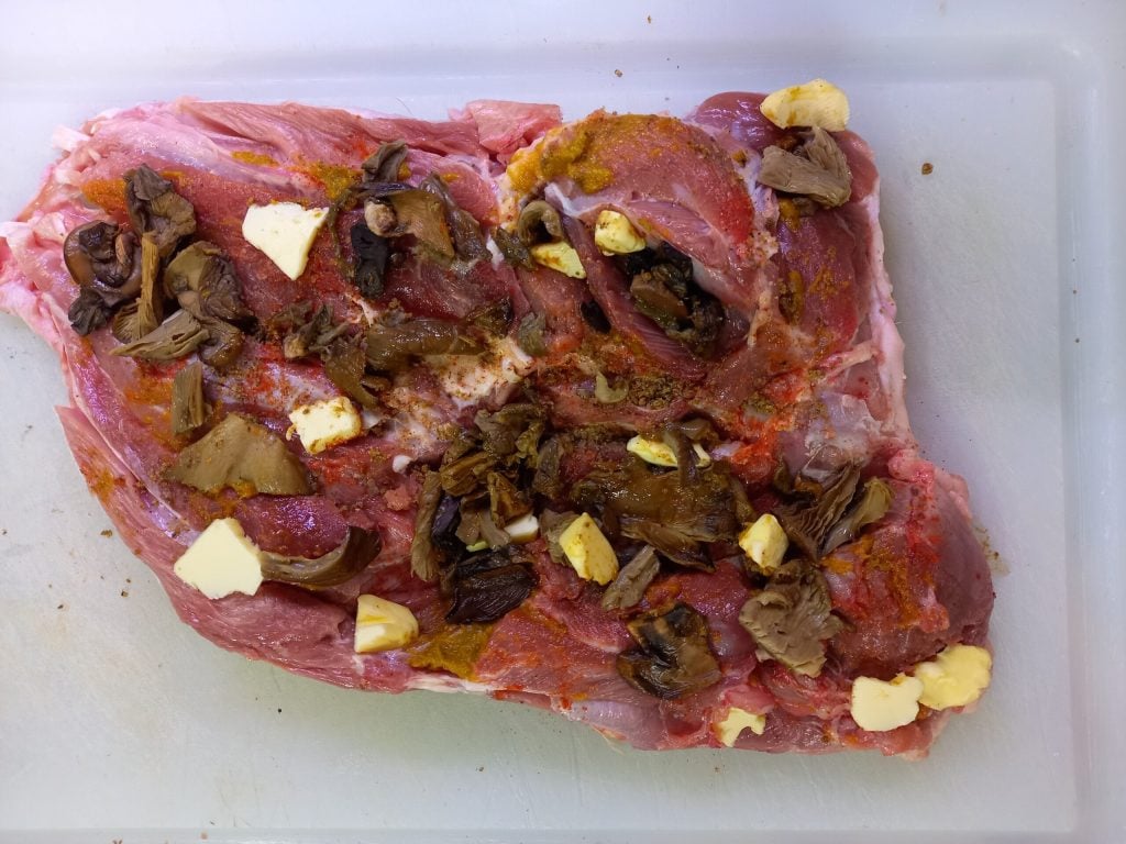 Muslo de pavo relleno y al horno