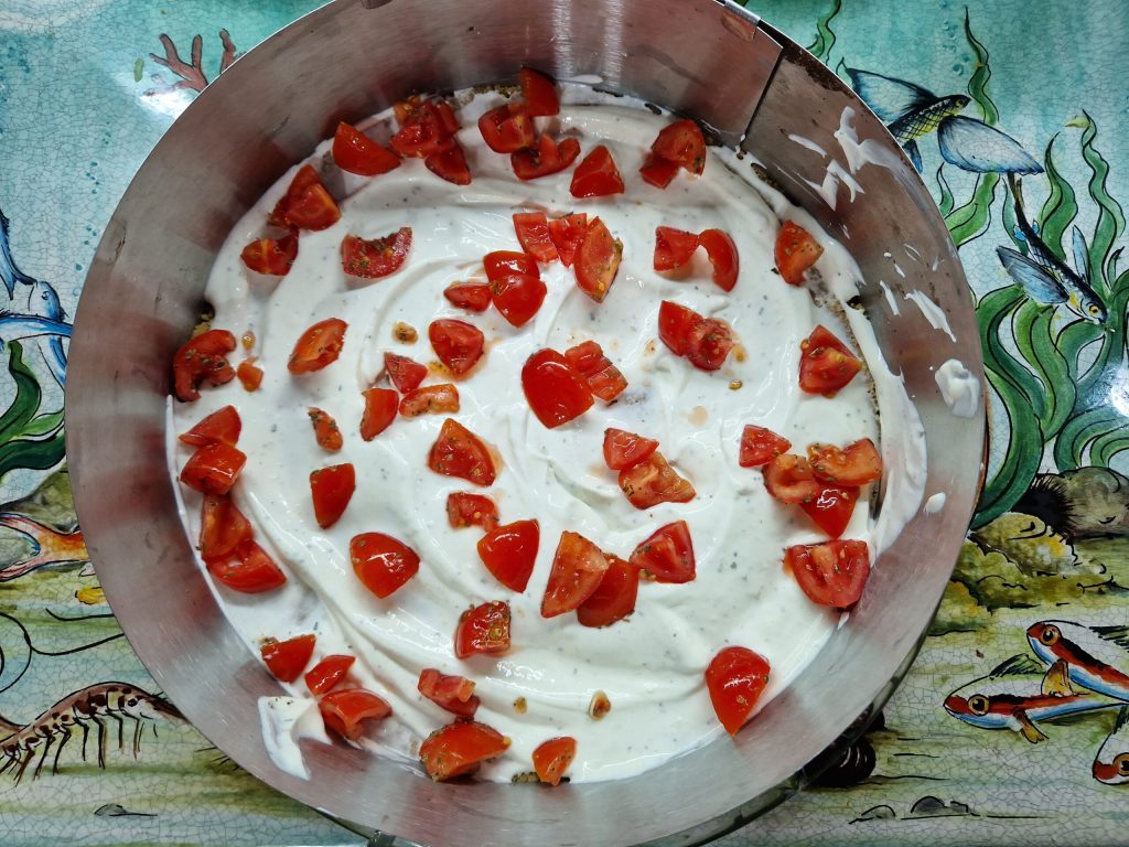 La tarta de queso salada con atún y verduras