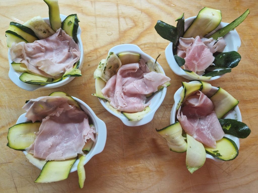 Los paquetes de calabacín rellenos