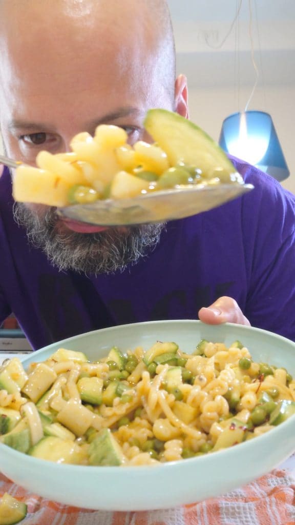 Pasta Cremosa con Calabacines y Guisantes: la Receta Veraniega Ligera y Rápida