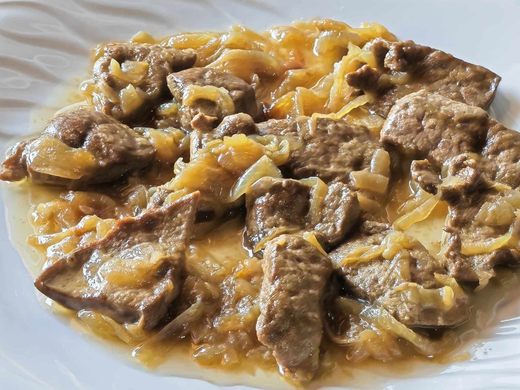 Hígado con cebolla