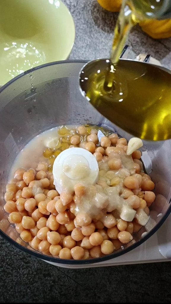 Tahina y aceite de oliva