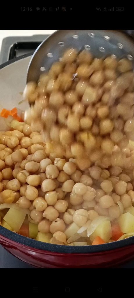 Añadimos los garbanzos