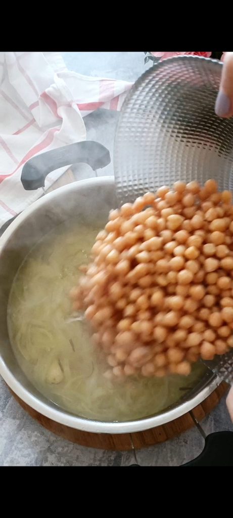 Añadimos los garbanzos