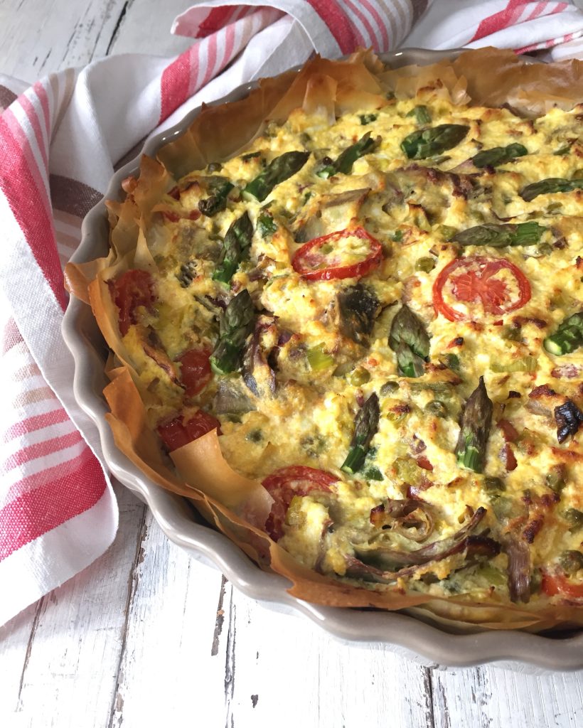 Tarta con verduras primaverales y ricotta