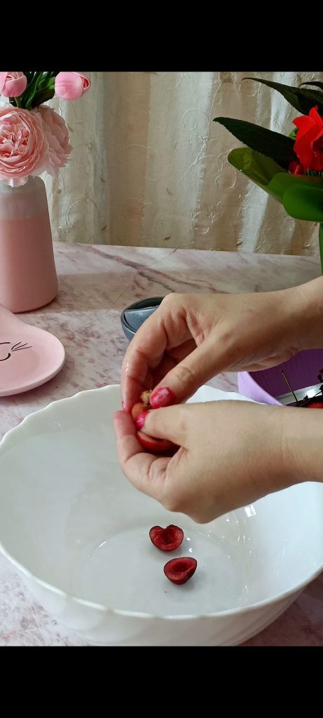 Deshuesamos las cerezas