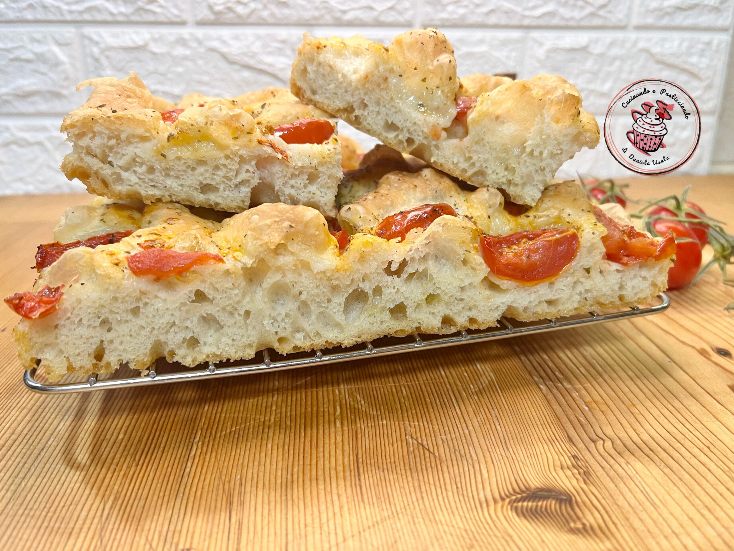 Focaccia 1000 burbujas con tomates cherry