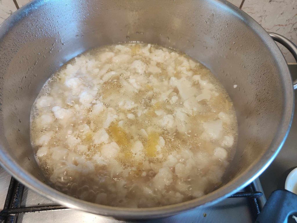 Pasta con coliflor a la Napolitana