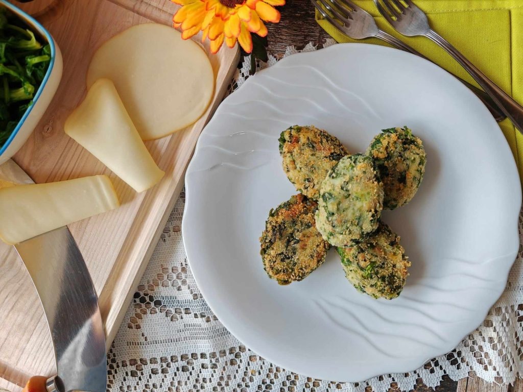 Albóndigas de salchicha y friarielli
