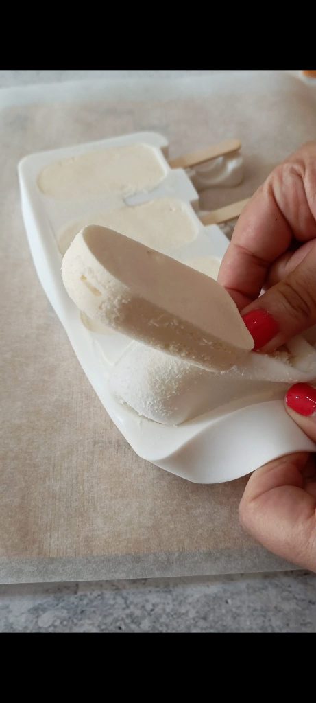 Desmoldamos los helados de sus moldes