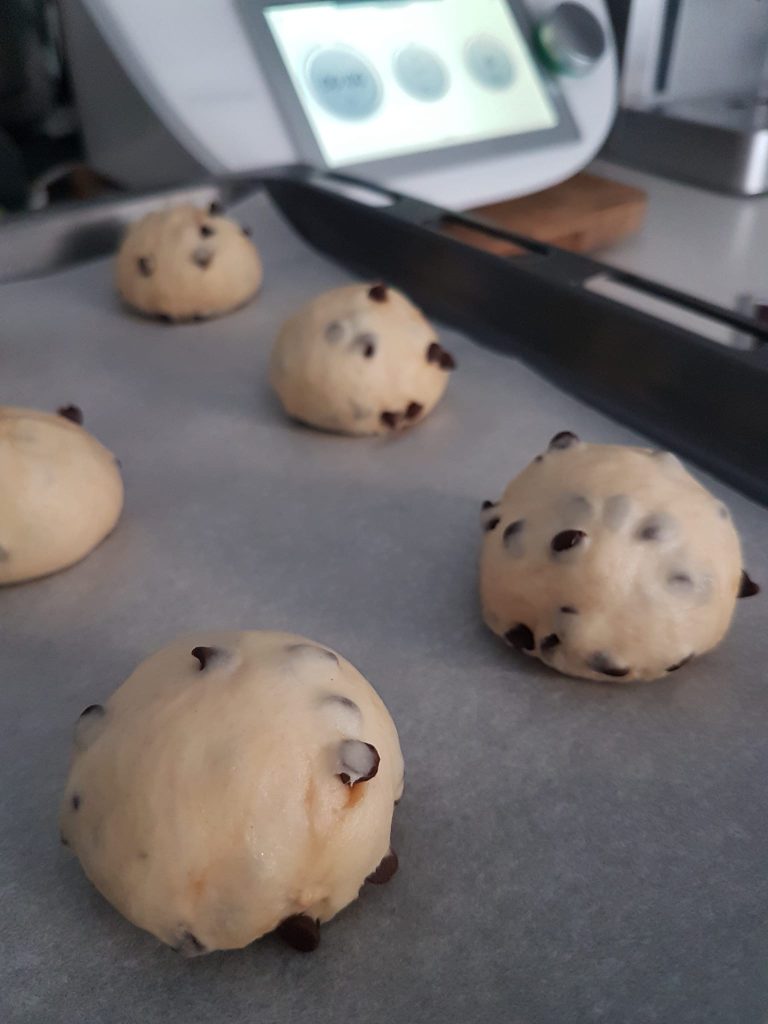 panecillos con trozos de chocolate