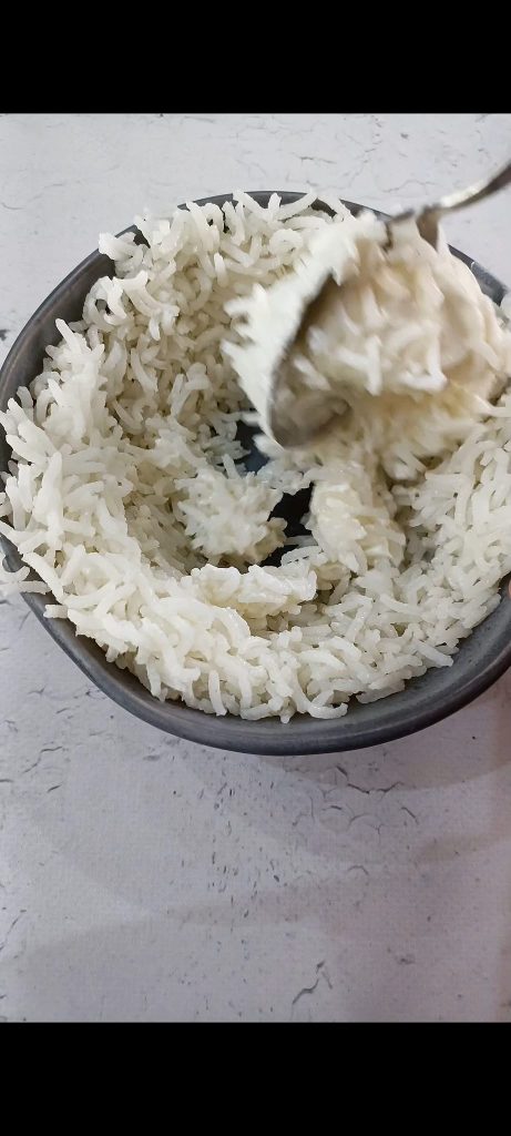 Mezclamos el arroz con el queso crema