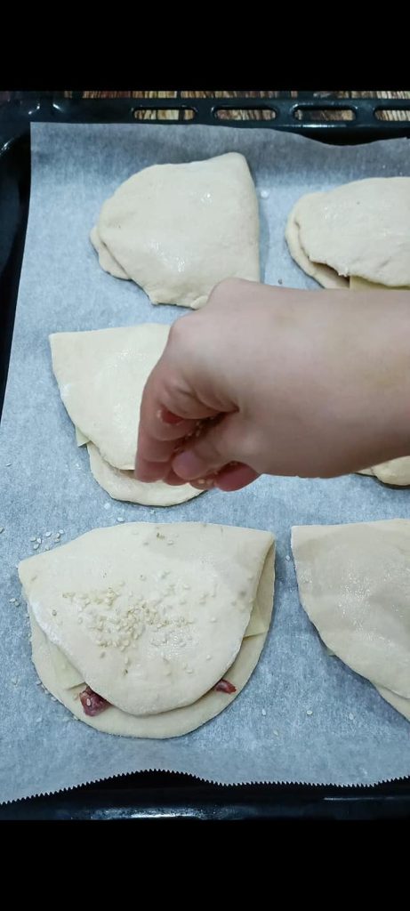 Horneamos los panecillos después de hacerlos leudar otros 30 minutos