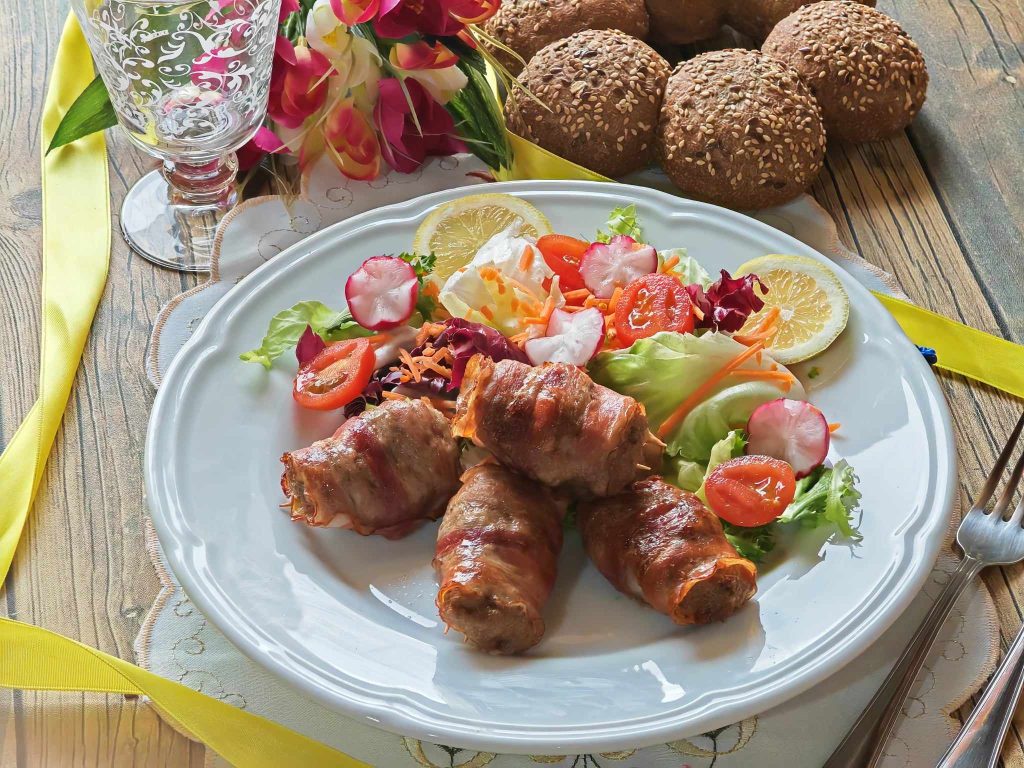 Mini brochetas de carne picada