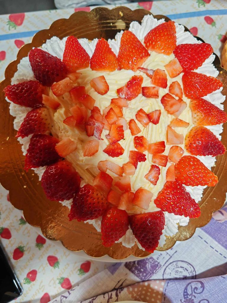 Tarta corazón con fresas