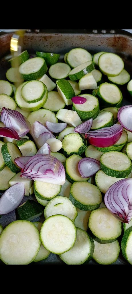 Ponemos todas las verduras en una bandeja de horno