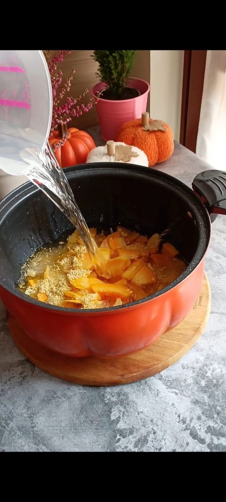 Añadimos calabaza, mijo y agua