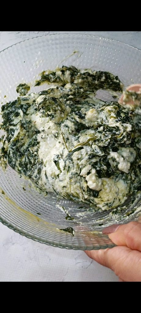 Mezclamos todos los ingredientes con una espátula