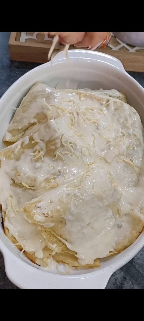 Las colocamos en la fuente con más queso