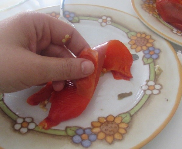 cómo pelar los pimientos asados en el microondas