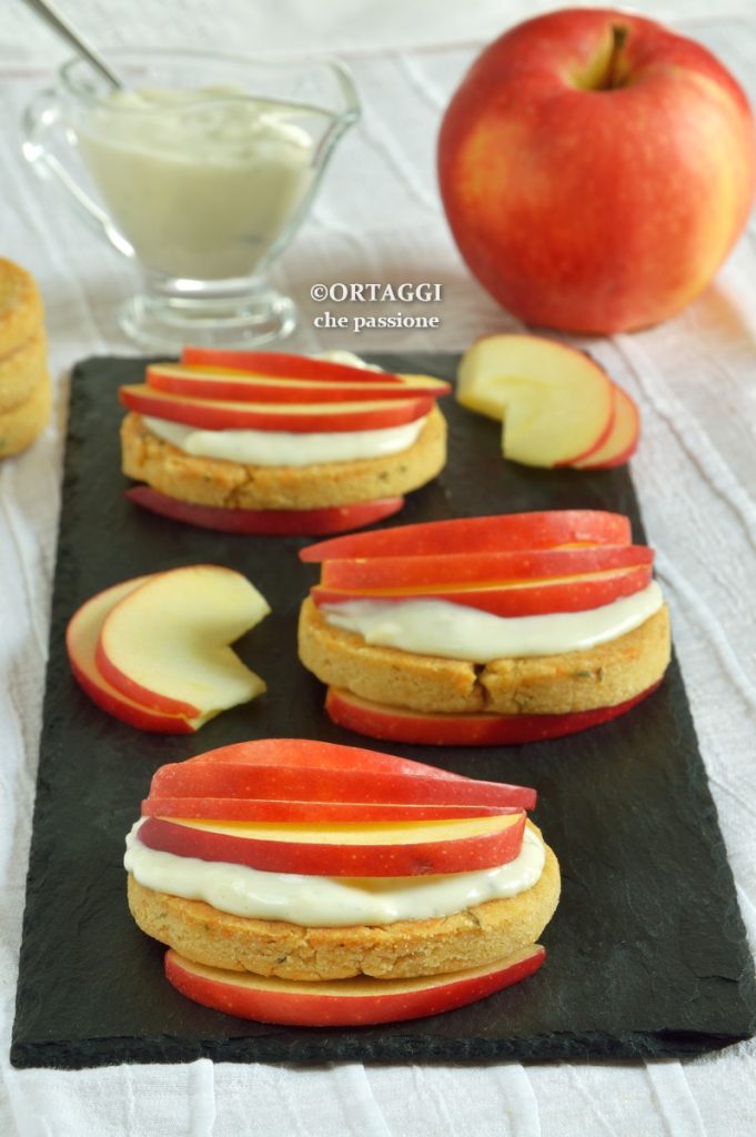 Aperitivo con manzanas y queso