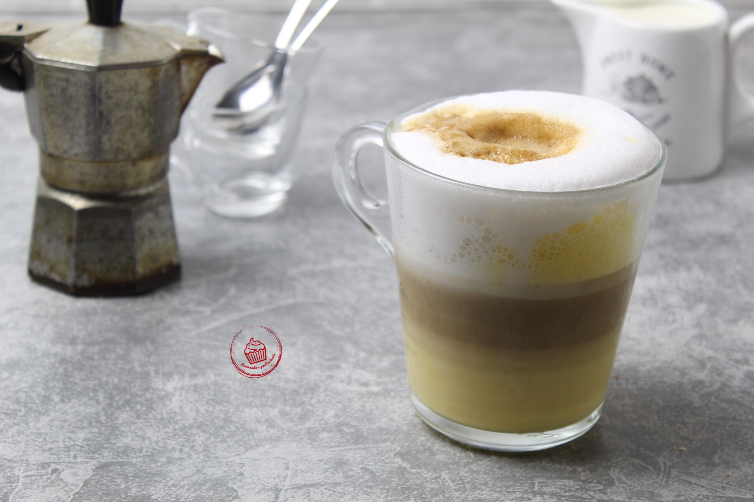 Cappuccino con el huevo
