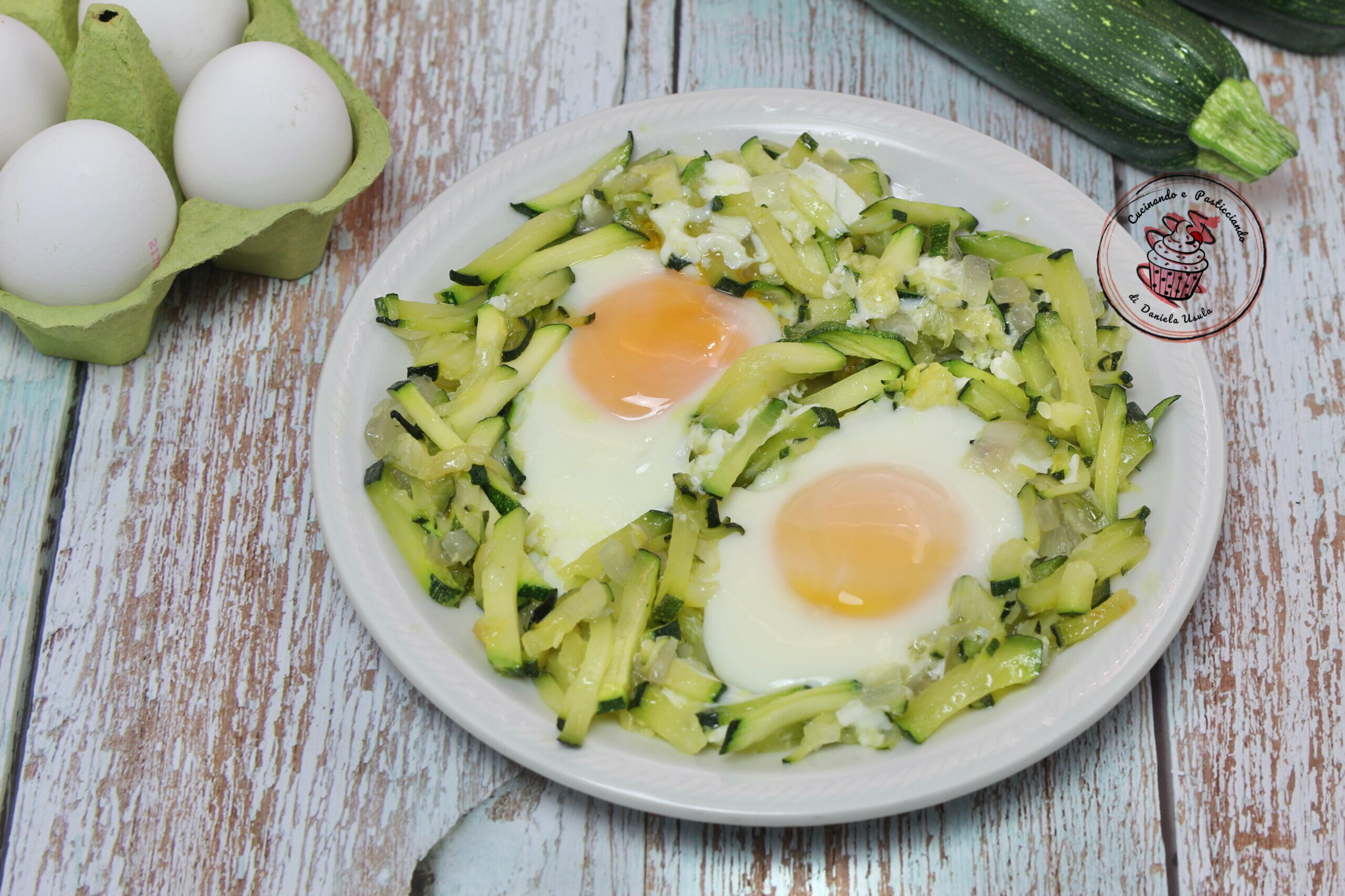 Huevos con calabacines en sartén