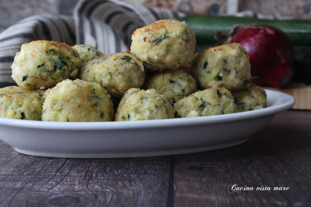 Albóndigas a la griega Cocina vista mar