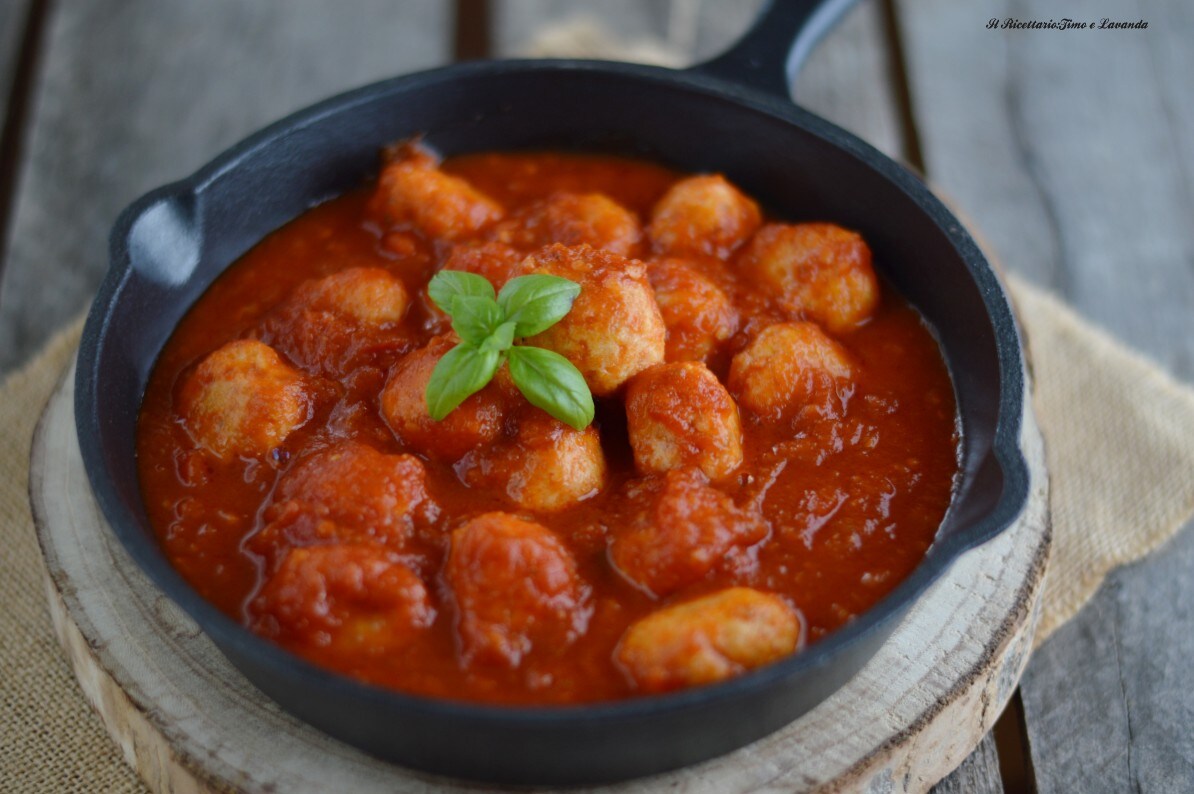 Albóndigas de pollo en salsa