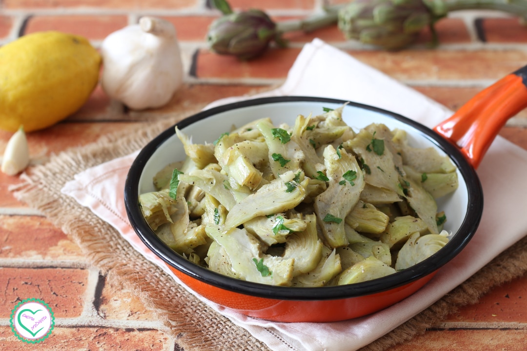 Alcachofas salteadas en sartén (corazones de alcachofa)