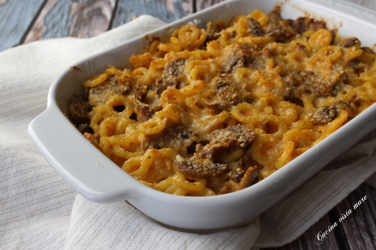 Anelletti al horno con calabaza y setas