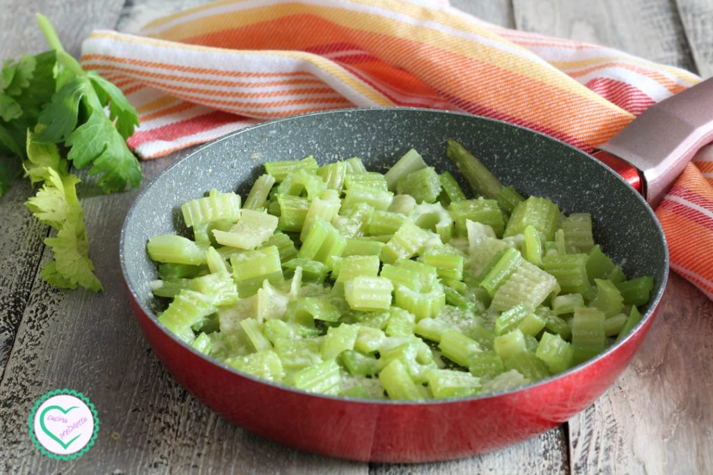 Apio con parmesano