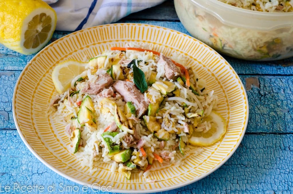 Ensalada de arroz con atún y calabacines