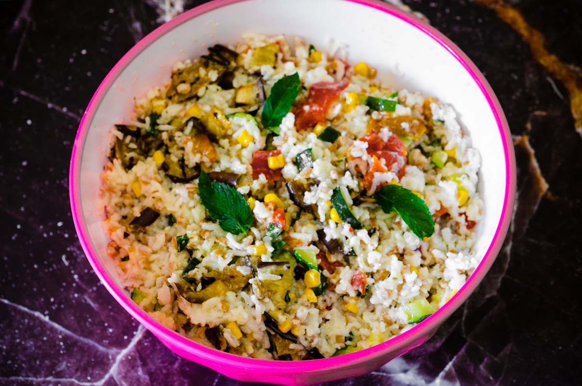 Ensalada de arroz con verduras a la parrilla