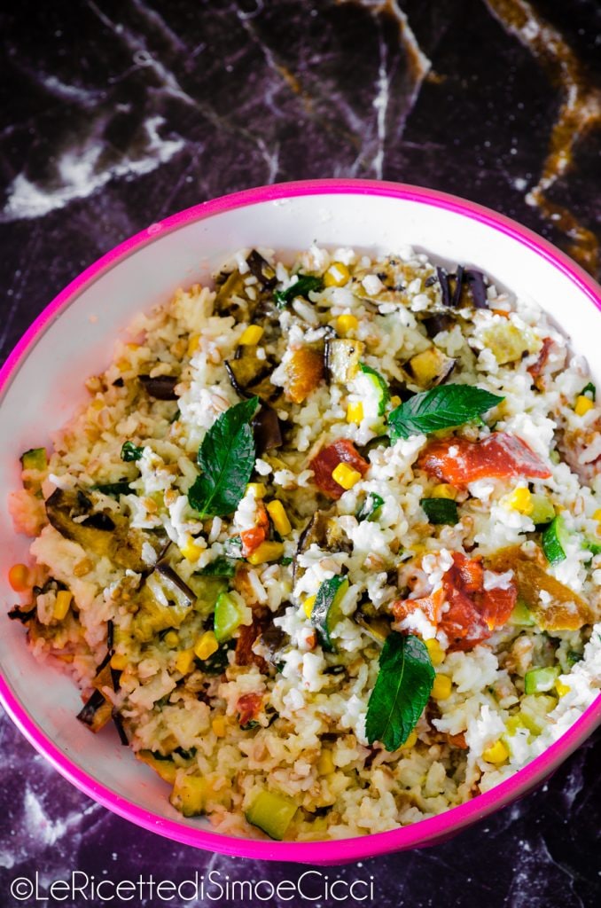 Ensalada de arroz con verduras a la parrilla