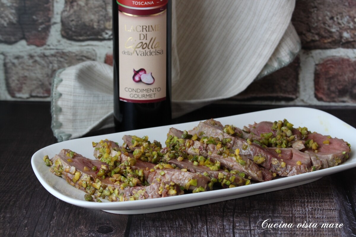 Asado en costra de pistachos