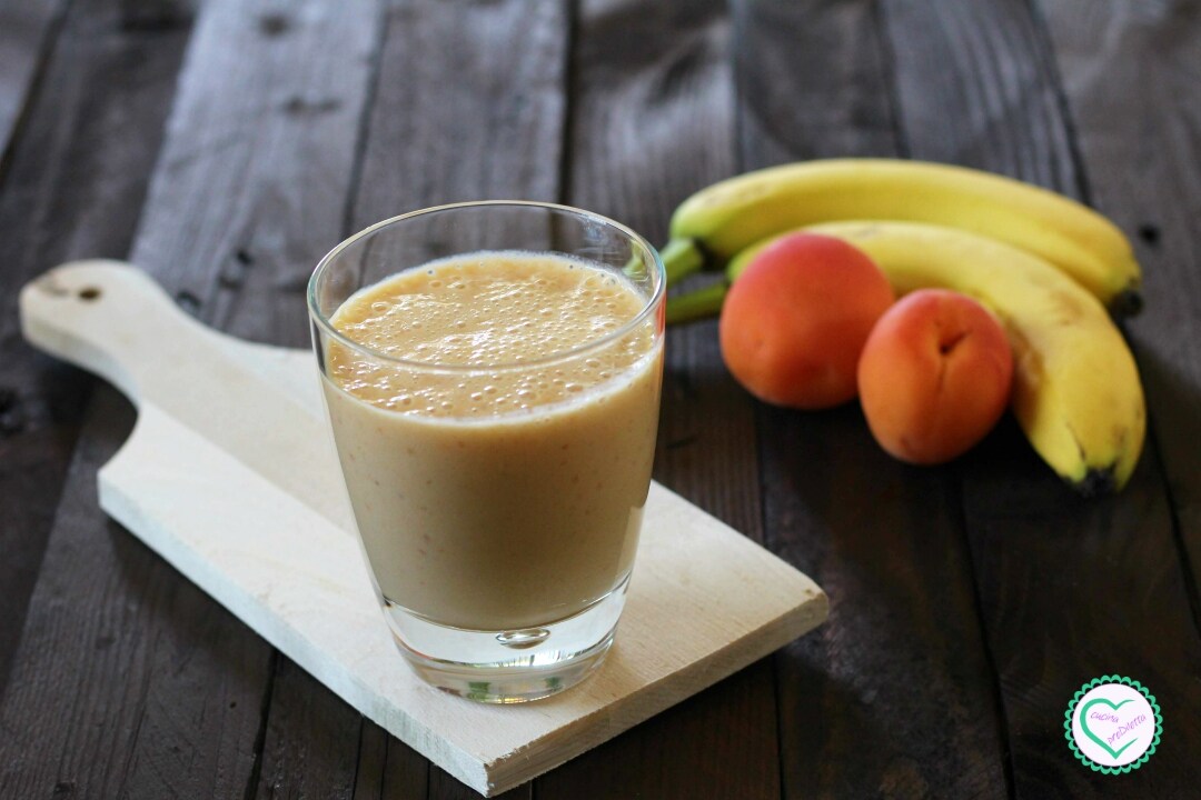 Batido de plátanos y albaricoques