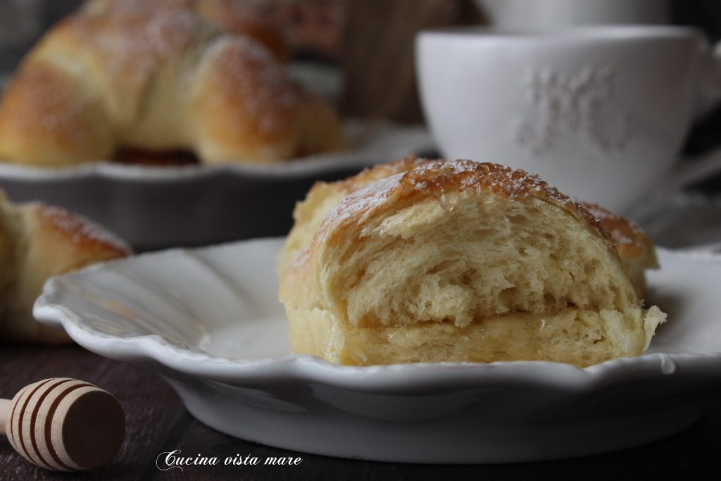 Brioche con miel Cocina vista al mar