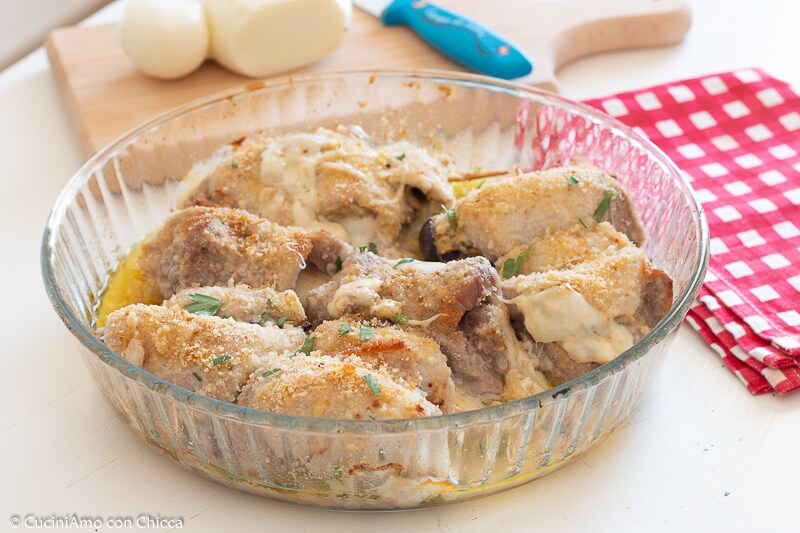 Brochetas de lomo con berenjenas y queso