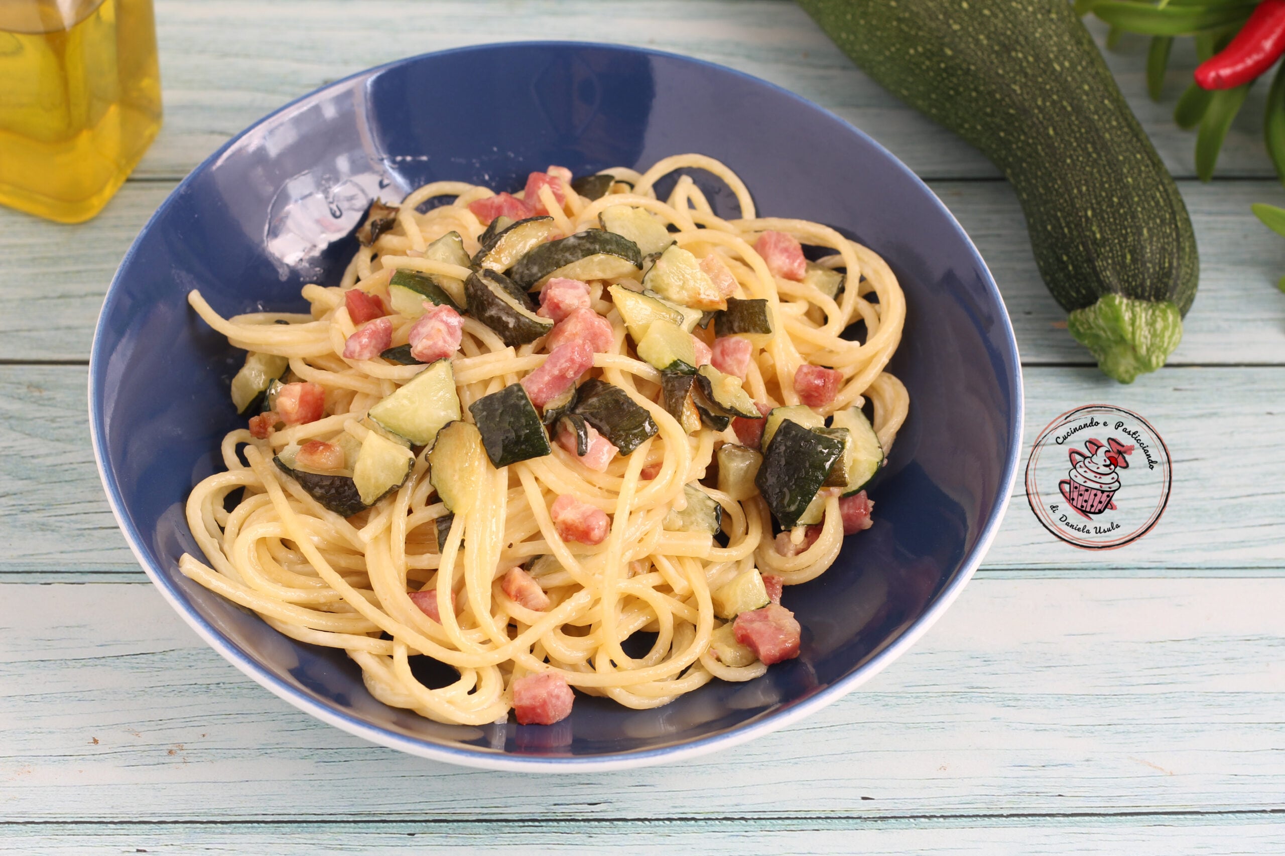 Espaguetis rápidos con calabacines cremosos