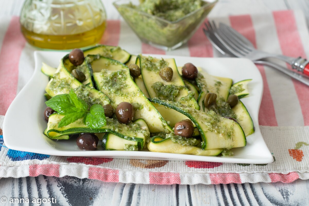 Calabacines marinados al pesto