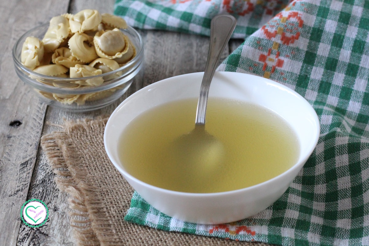 Caldo de carne mixta (ternera y pollo)