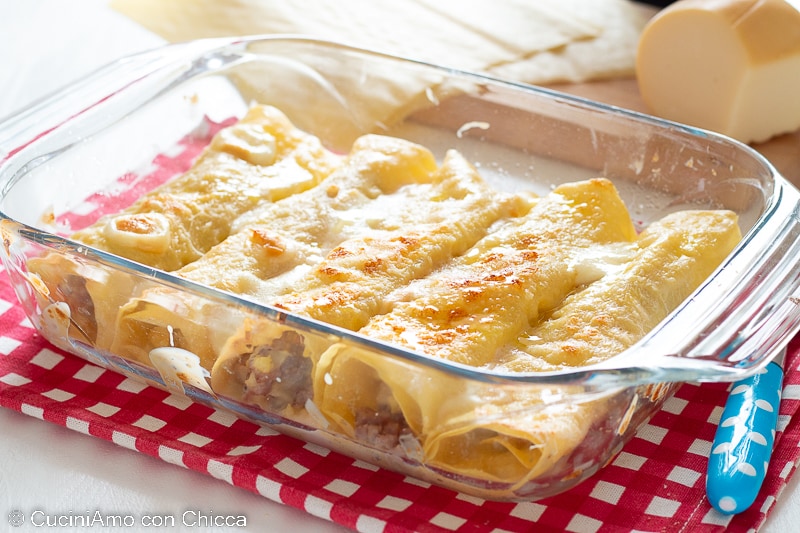 Canelones con patatas y salchicha