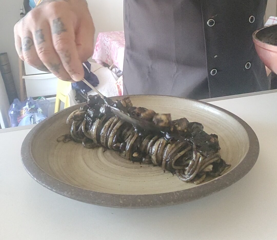 Pasta con tinta de sepia