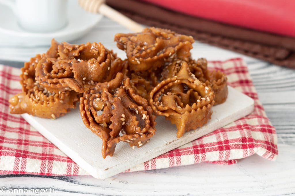 Chebakia marroquí galletas de miel y sésamo